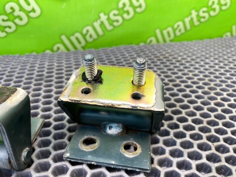 Петли багажника, 1000 рублей, Калининград