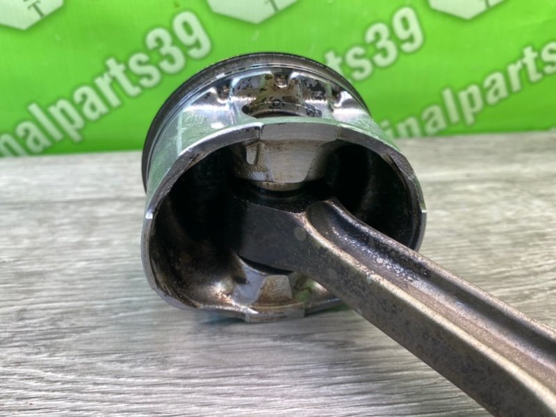 Поршень, 2000 рублей, Калининград