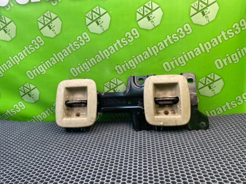 Кронштейн сиденья, 2100 рублей, Калининград