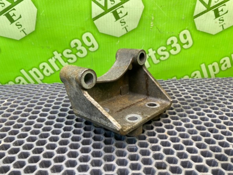 Кронштейн двигателя, 1000 рублей, Калининград