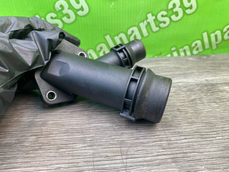 Фланец системы охлаждения, 1000 рублей, Калининград