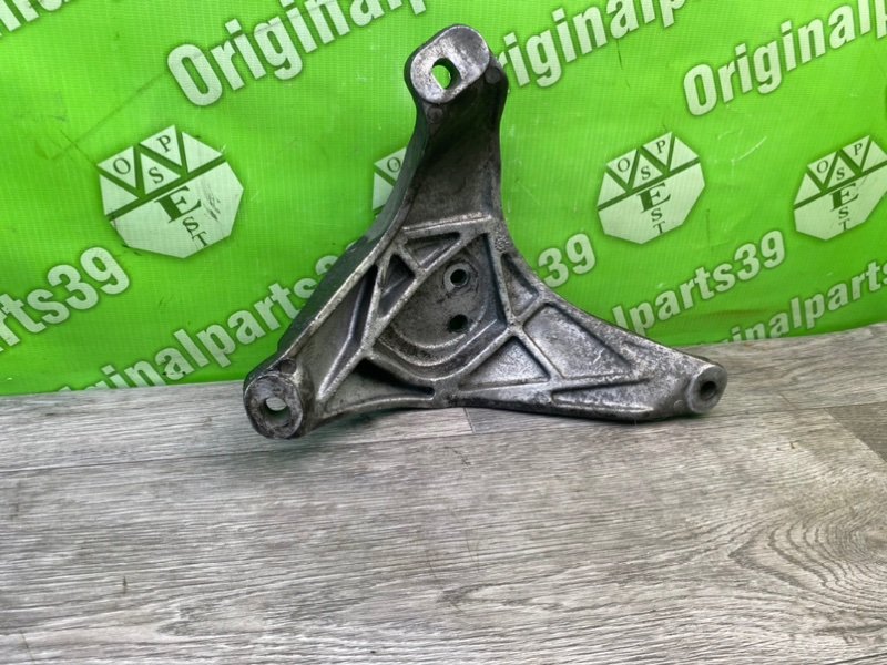 Кронштейн двигателя, 1000 рублей, Калининград