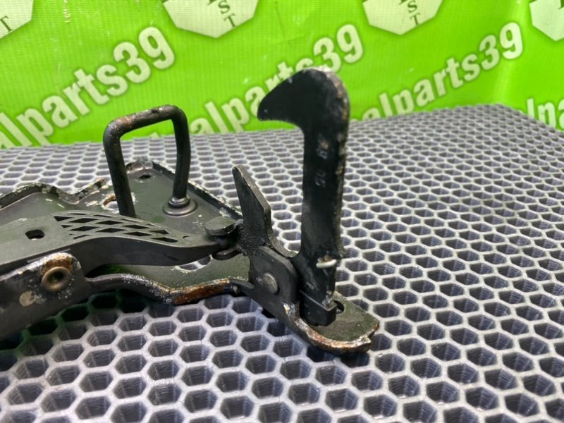 Замок капота, 1000 рублей, Калининград