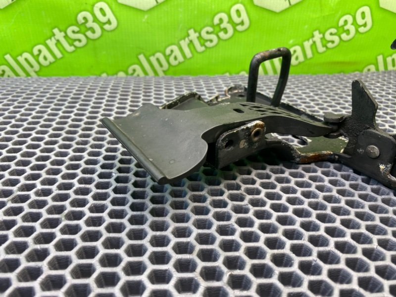 Замок капота, 1000 рублей, Калининград