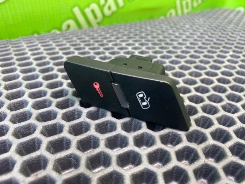 Кнопка центрального замка, 1000 рублей, Калининград