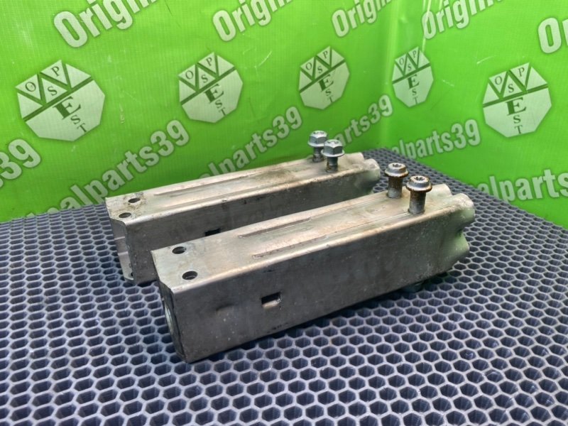 Кронштейн усилителя бампера, 2100 рублей, Калининград