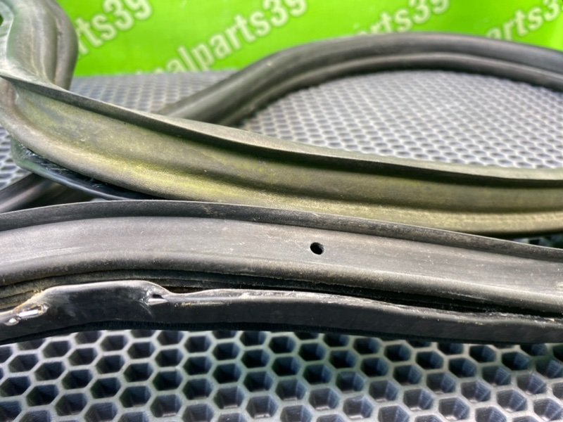 Уплотнительная резинка двери багажника, 1000 рублей, Калининград