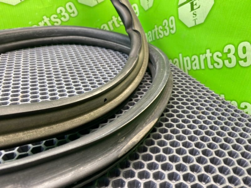 Уплотнительная резинка двери багажника, 1000 рублей, Калининград