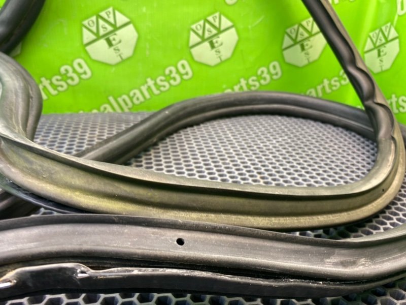 Уплотнительная резинка двери багажника, 1000 рублей, Калининград