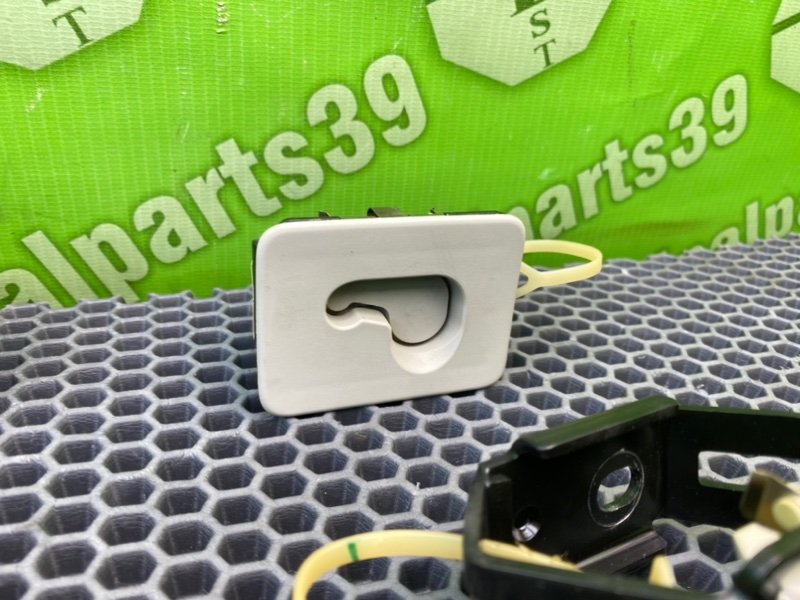 Кронштейн полки багажника, 1800 рублей, Калининград