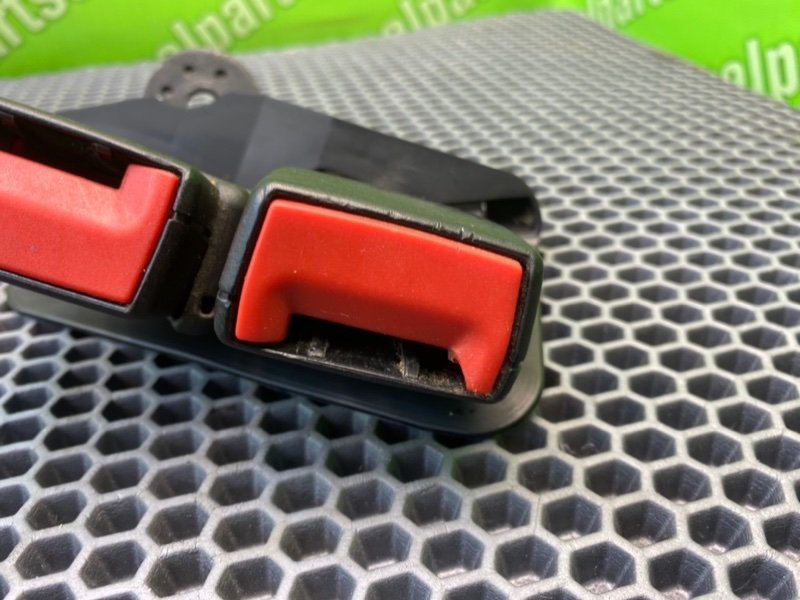 Замок ремня безопасности, 500 рублей, Калининград