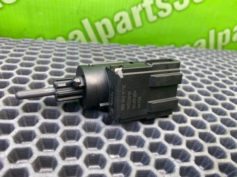 Концевик стоп-сигнала, 1000 рублей, Калининград