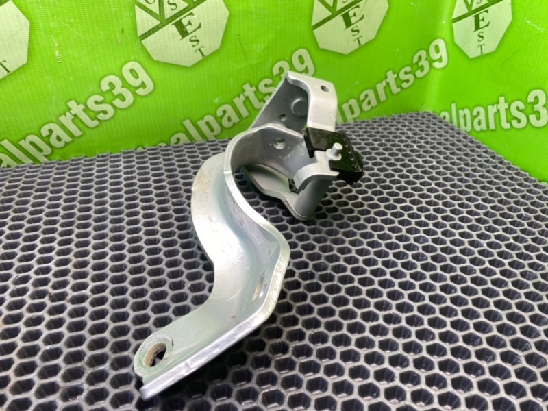 Петли багажника, 1900 рублей, Калининград