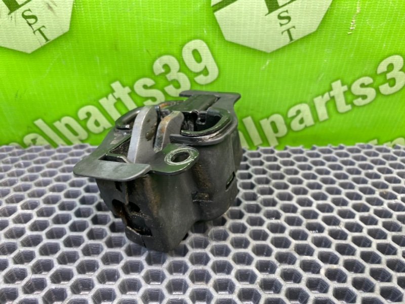 Замок капота, 800 рублей, Калининград