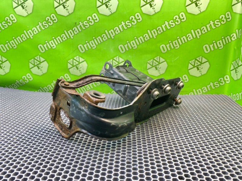 Кронштейн бампера, 1600 рублей, Калининград