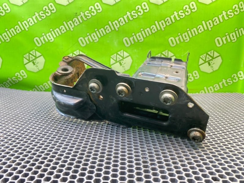 Кронштейн бампера, 1600 рублей, Калининград