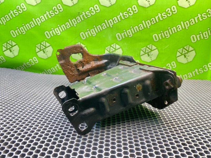 Кронштейн бампера, 1600 рублей, Калининград