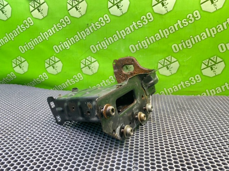 Кронштейн бампера, 1600 рублей, Калининград