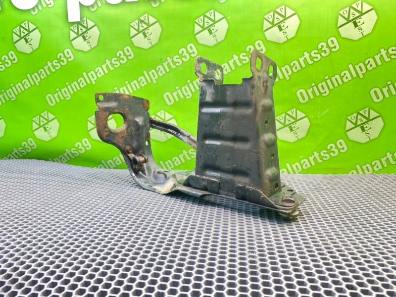 Кронштейн бампера, 1600 рублей, Калининград