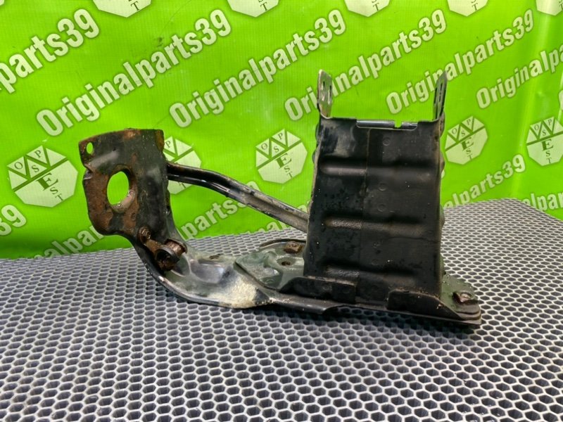 Кронштейн бампера, 1600 рублей, Калининград