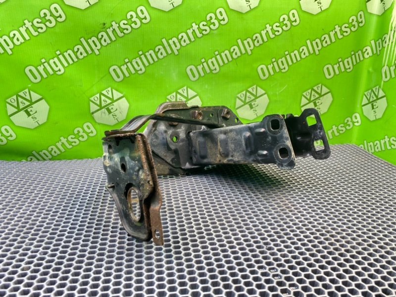 Кронштейн бампера, 1600 рублей, Калининград