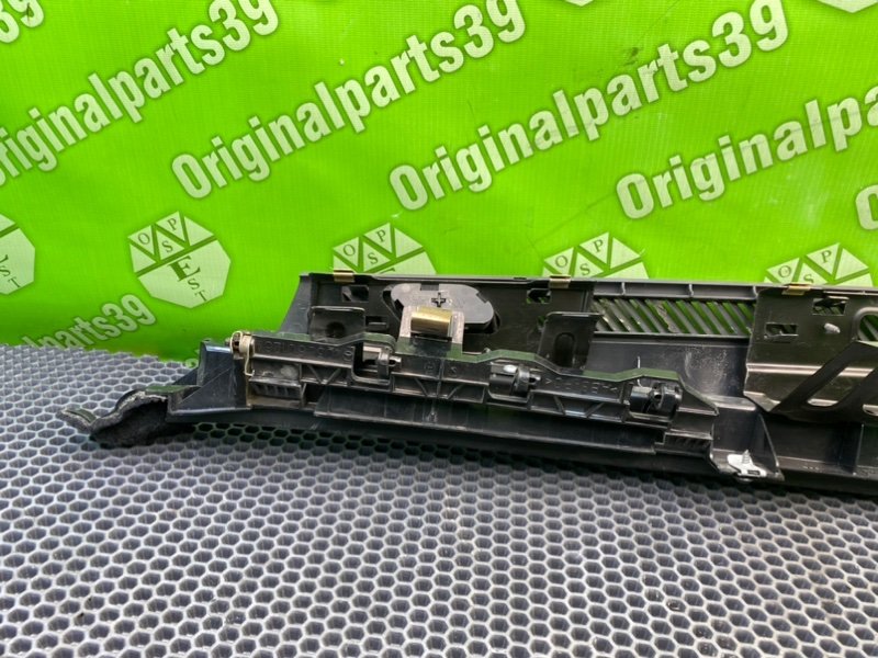 Направляющая шторки багажника, 1600 рублей, Калининград