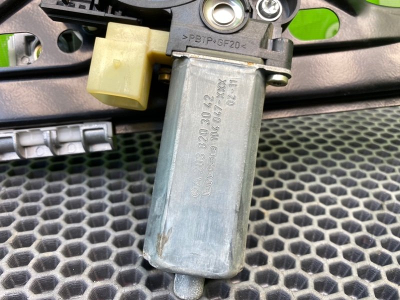 Стеклоподъемник, 1000 рублей, Калининград