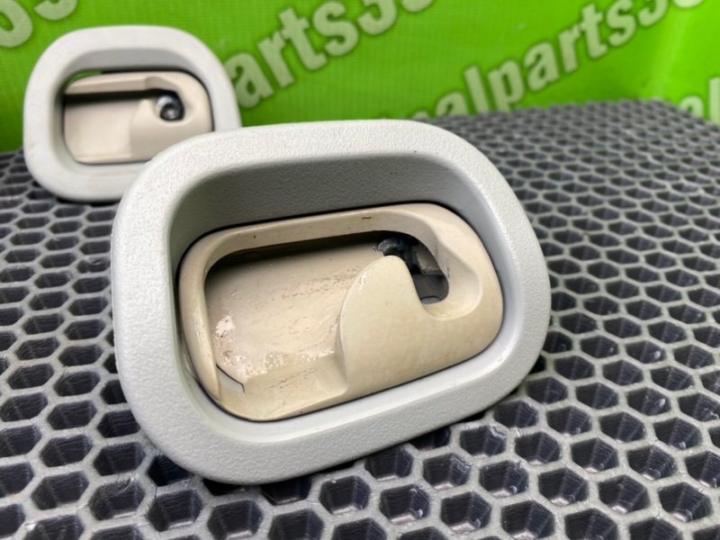 Крючки потолка, 1000 рублей, Калининград