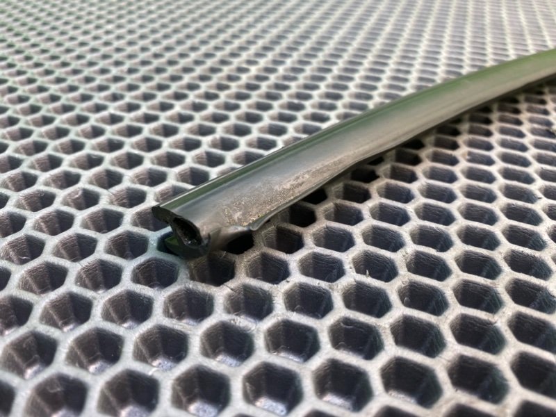 Молдинг лобового стекла, 1700 рублей, Калининград