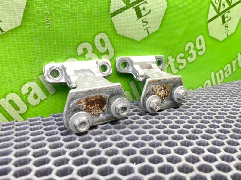 Петли багажника, 1600 рублей, Калининград