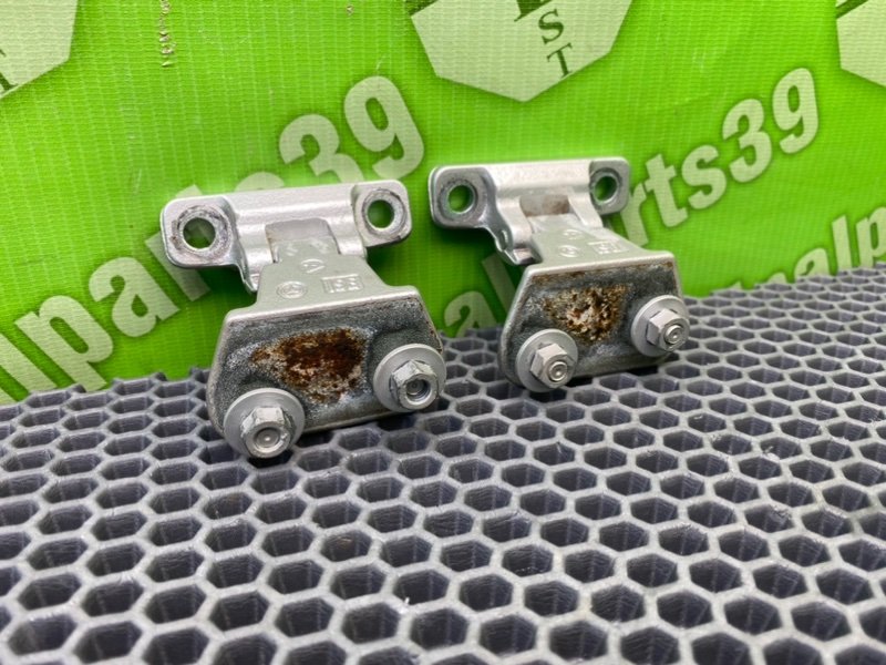 Петли багажника, 1600 рублей, Калининград