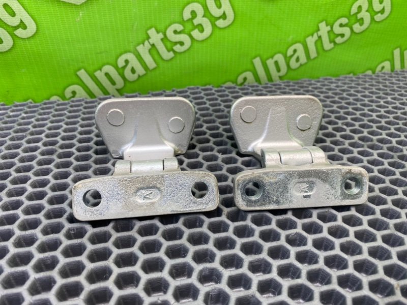 Петли багажника, 1600 рублей, Калининград