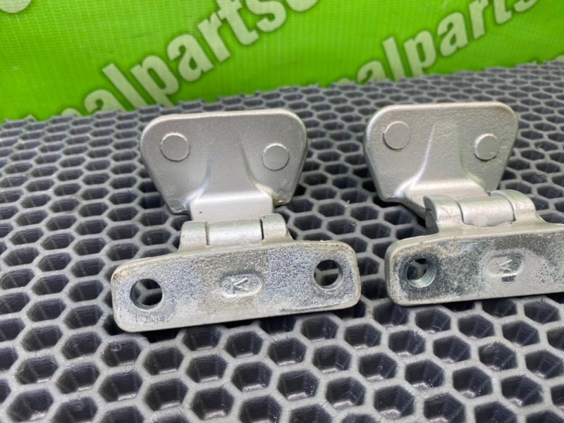 Петли багажника, 1600 рублей, Калининград