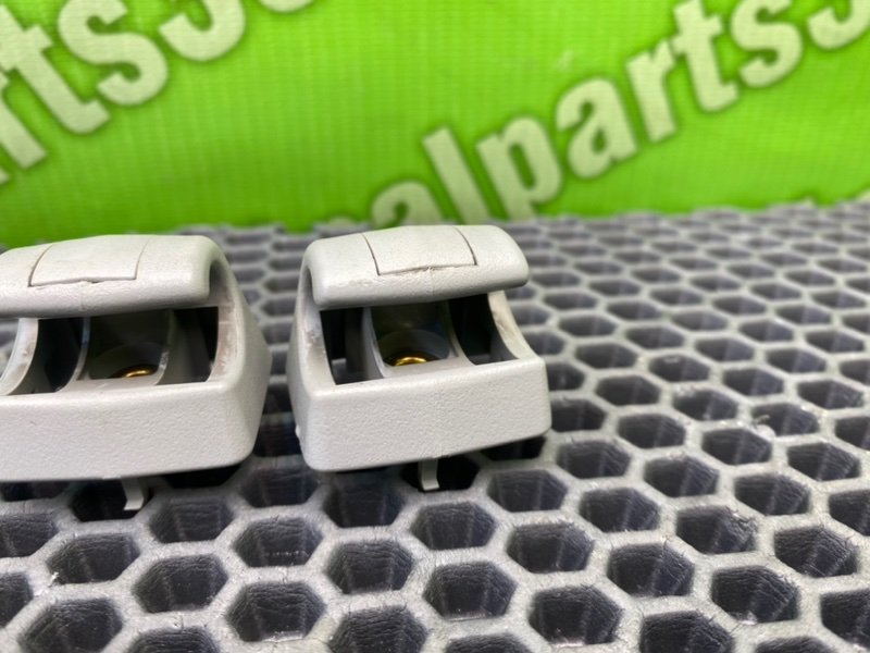 Крепление солнцезащитного козырька, 1000 рублей, Калининград