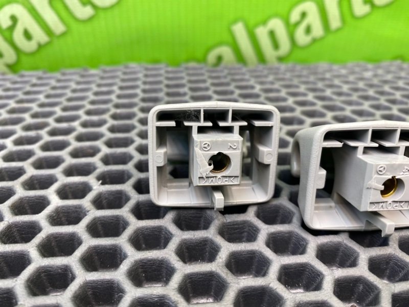 Крепление солнцезащитного козырька, 1000 рублей, Калининград