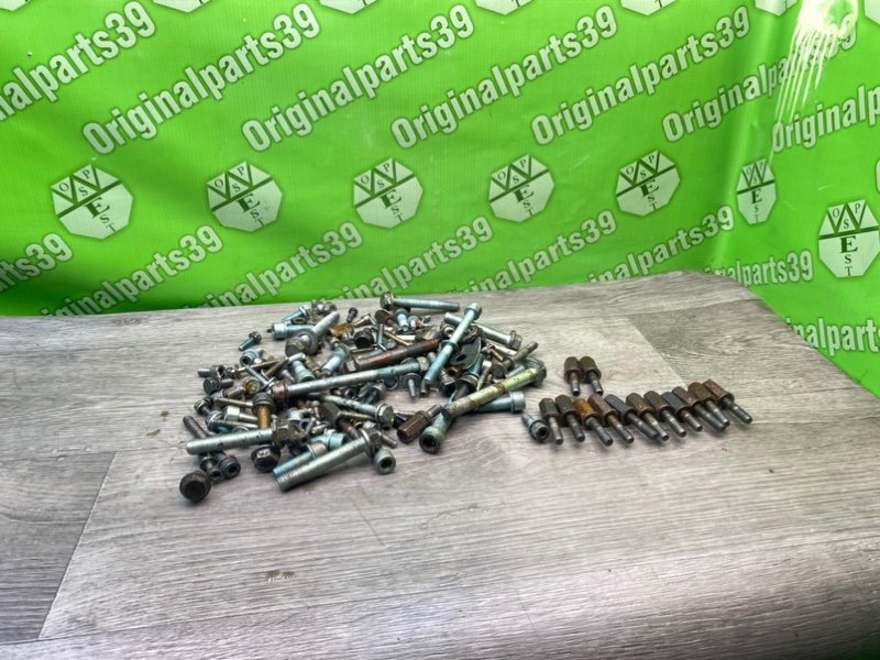 Болты, 2000 рублей, Калининград