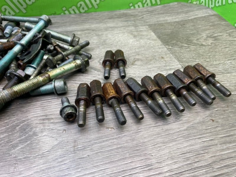 Болты, 2000 рублей, Калининград