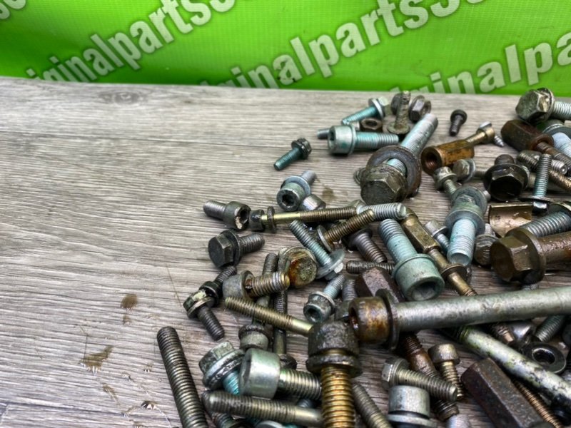 Болты, 2000 рублей, Калининград