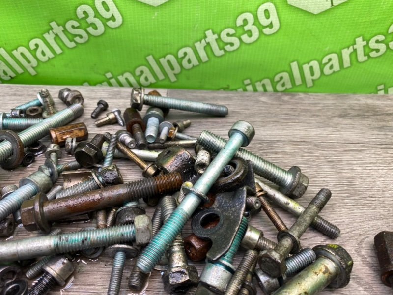 Болты, 2000 рублей, Калининград