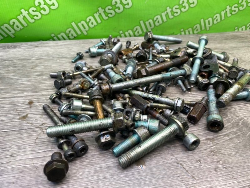 Болты, 2000 рублей, Калининград