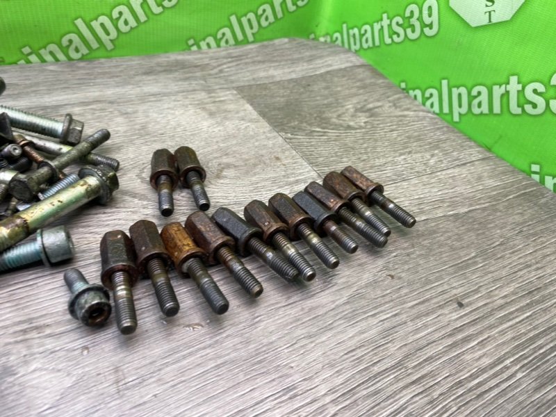 Болты, 2000 рублей, Калининград