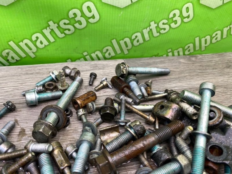 Болты, 2000 рублей, Калининград