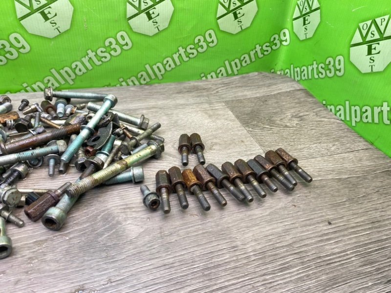 Болты, 2000 рублей, Калининград