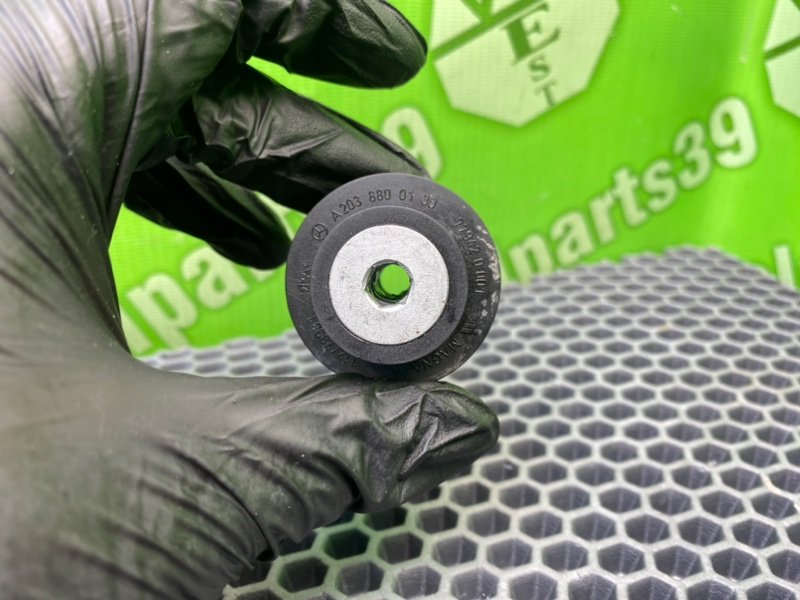 Кронштейны, 1000 рублей, Калининград