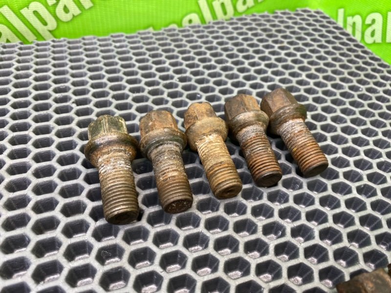 Колесные болты, 1700 рублей, Тверь