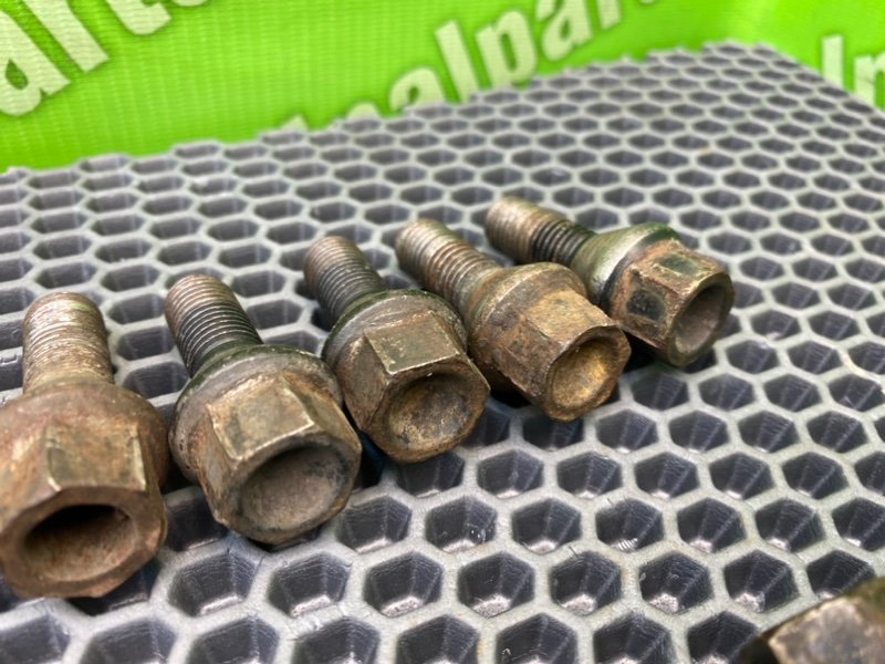 Колесные болты, 1700 рублей, Тверь