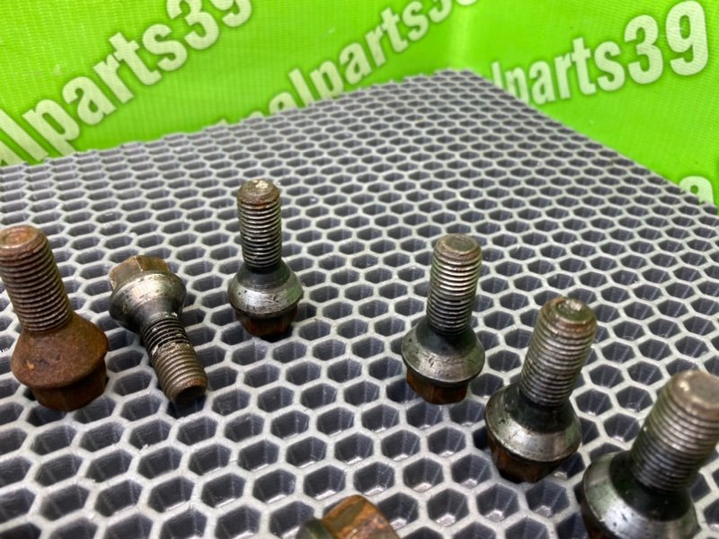 Колесные болты, 1700 рублей, Тверь