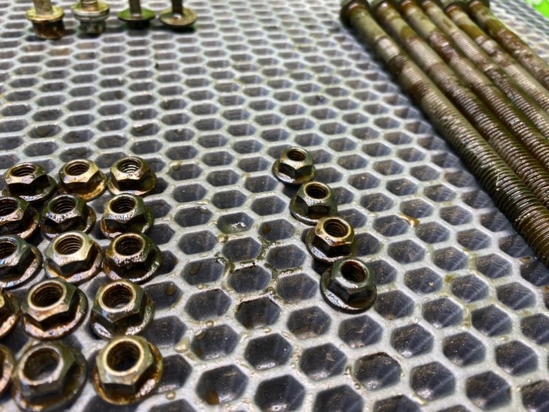 Болты двигателя, 1400 рублей, Калининград