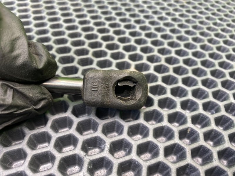 Амортизатор капота, 900 рублей, Калининград