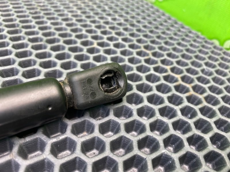 Амортизатор капота, 900 рублей, Калининград